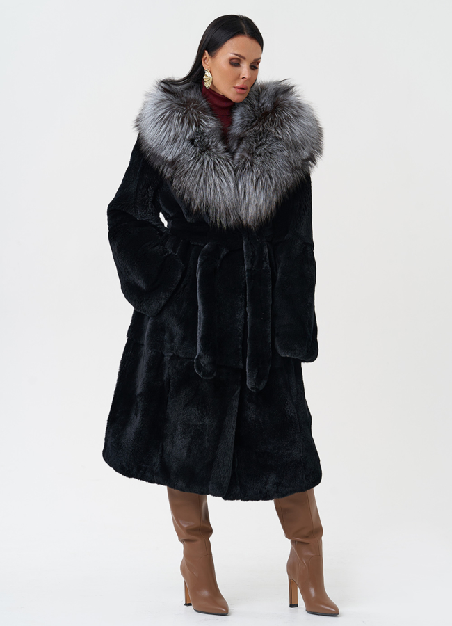 Шуба из меха кролика с капюшоном из чернобурки модель № 28905 универмаг малина
