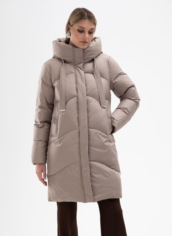 Женский пуховик  капюшоном