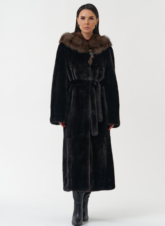 Норковая шуба с капюшоном из меха соболя