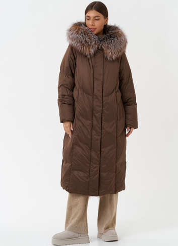 Женский пуховик с отделкой из меха лисы
