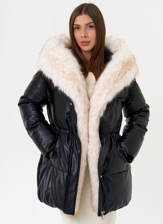 Женский пуховик из эко кожи с отделкой из эко меха