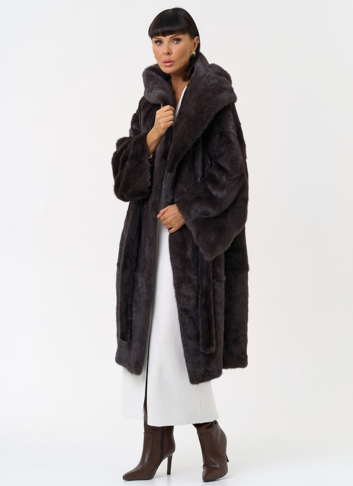Женская шуба из меха норки с капюшоном 
