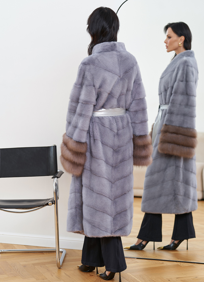 Женская шуба из меха норки с отделкой из меха куницы модель № 30678 в рассрочку