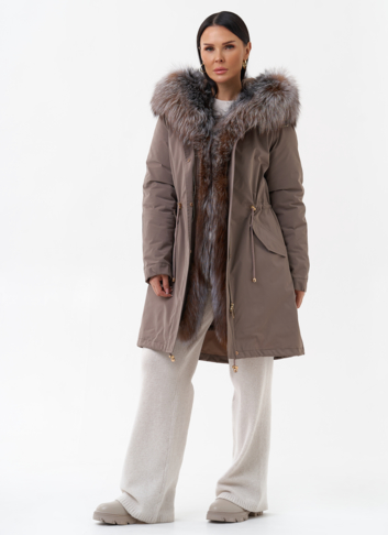 Парка женская с отделкой из меха чернобурки