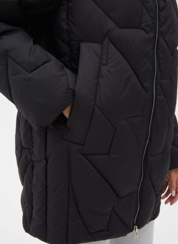 Женский удлиненный пуховик  капюшоном