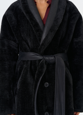 Женская двухсторонняя дубленка из эко замши с воротником шаль