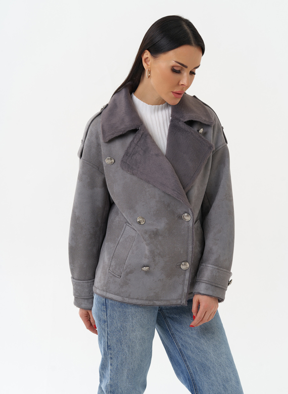 Дубленка из эко замши с акцентными пуговицами