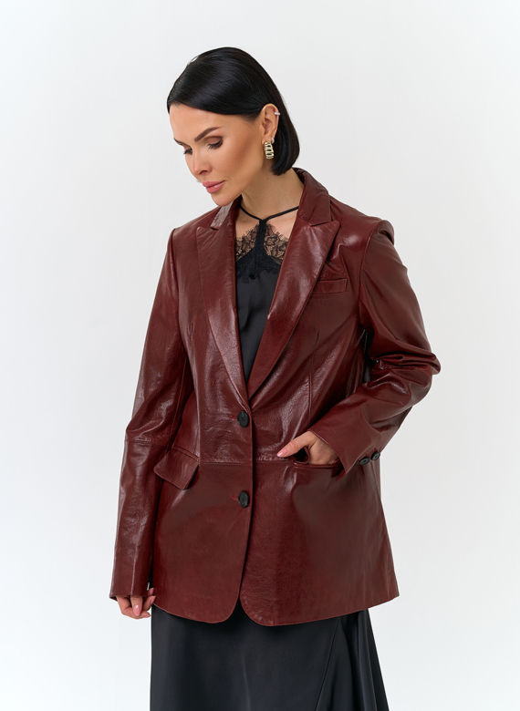 Жакет из натуральной кожи красного цвета