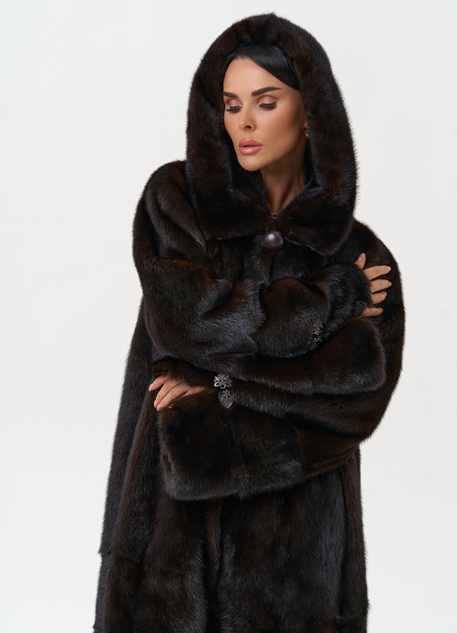 Женская шуба из меха норки с капюшоном  модель № 31042 в кредит