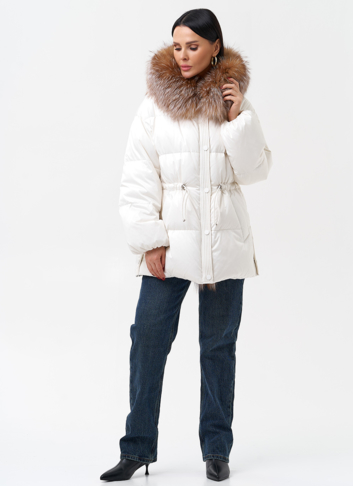 Женский пуховик с отделкой из меха лисы