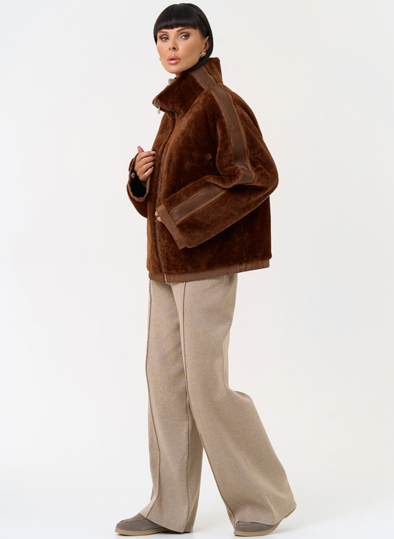 Короткая двухсторонняя дубленка в коричневом цвете