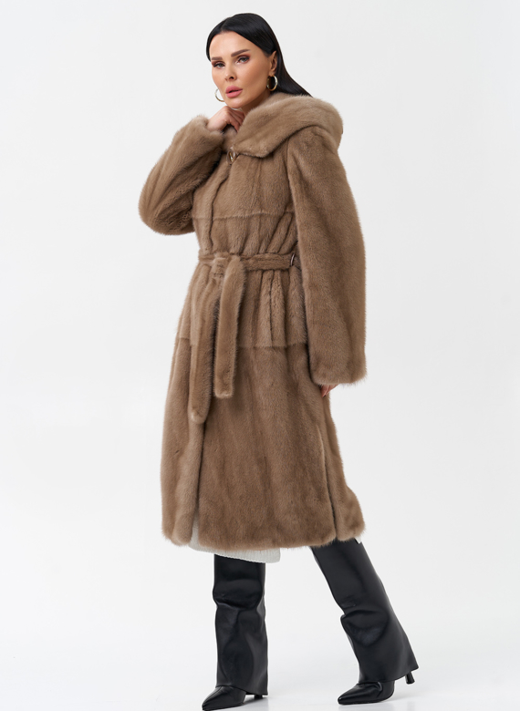 Длинная шуба с капюшоном 