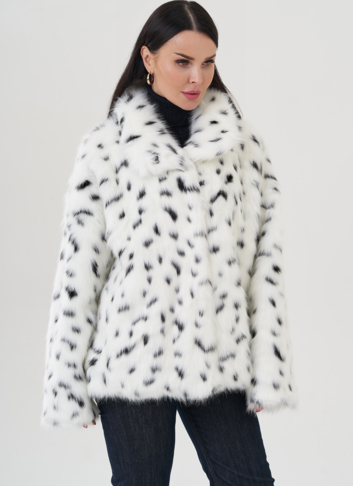 Куртка из эко меха с анималистичным принтом