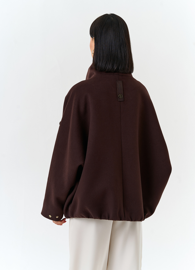 фото Женское укороченное пальто с высоким воротником модель № 32557