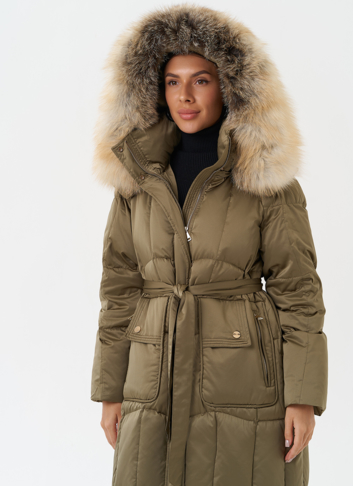 Пуховик с капюшоном из меха лисы