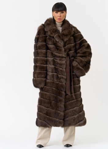 Длинная шуба из меха песца с английским воротником