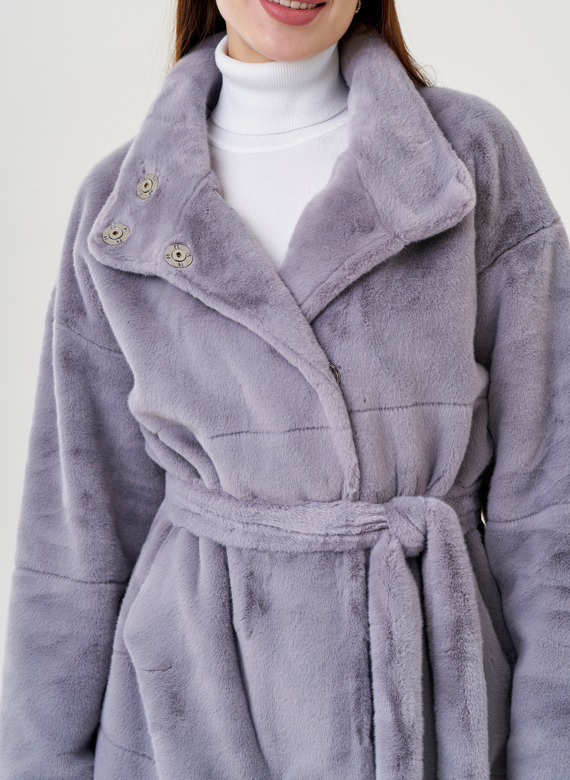 Женское пальто из искусственного меха 