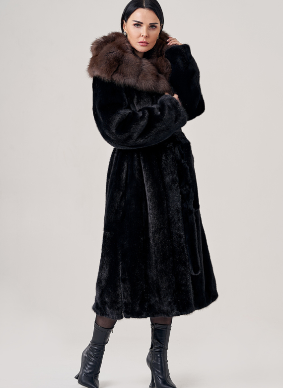 Шуба из норки с капюшоном 