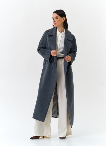 Женское пальто с английским воротником