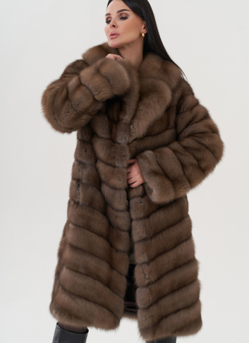 Шуба из куницы с английским воротником 