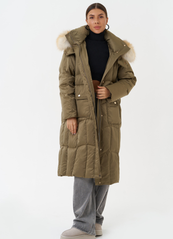 Пуховик с капюшоном из меха лисы