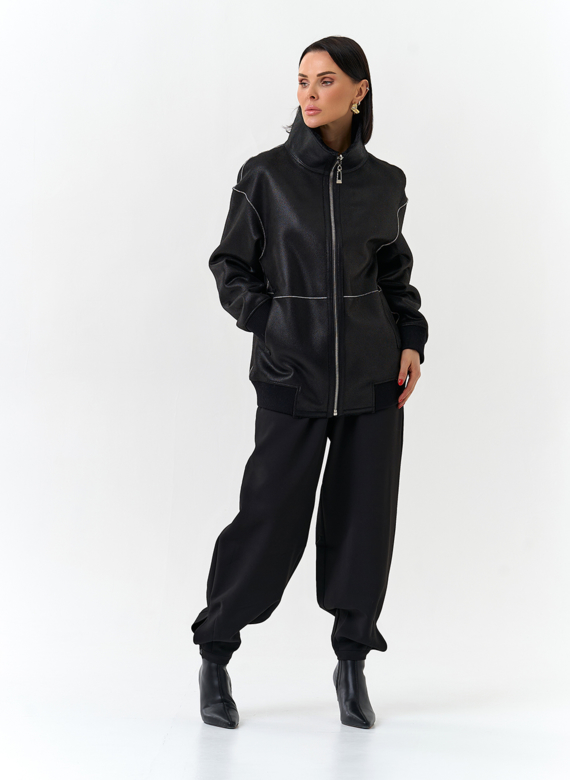 Женский бомбер из эко замши черного цвета