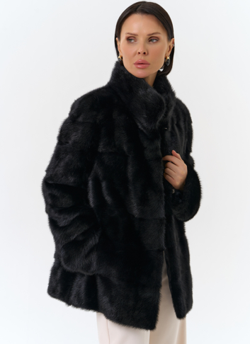 Укороченная норковая шуба с воротником стойкой черного цвета Укороченная норковая шуба с воротником стойкой черного цвета