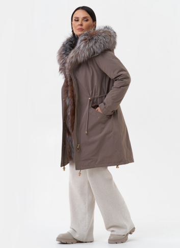 Парка женская с отделкой из меха чернобурки