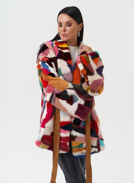 Яркая шуба из меха норки