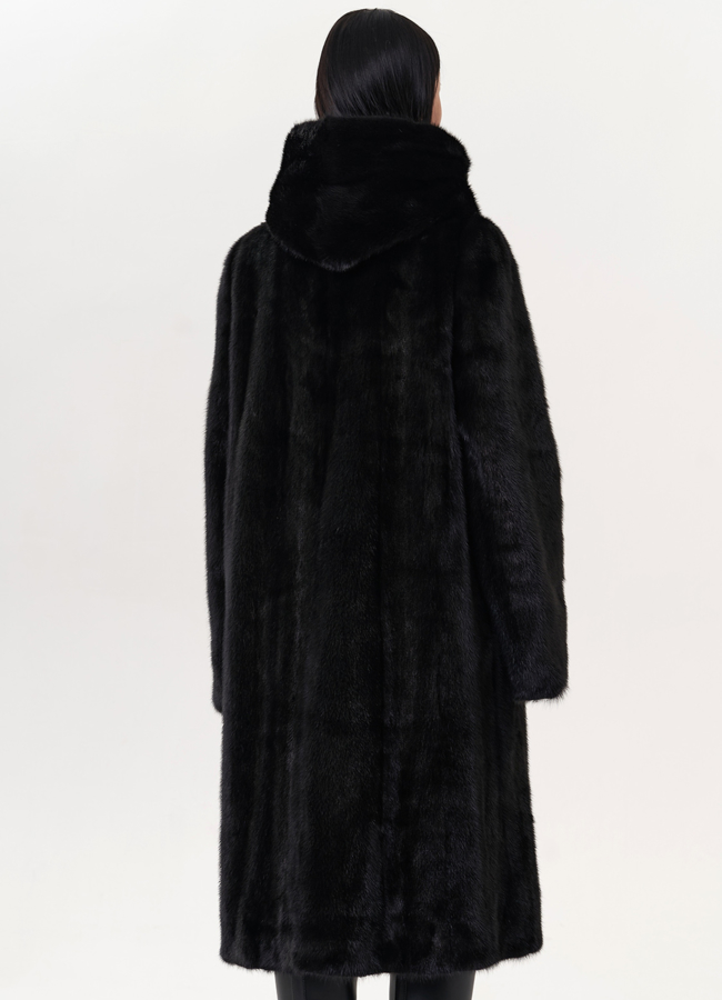 Норковая шуба черного цвета модель № 26124 в кредит