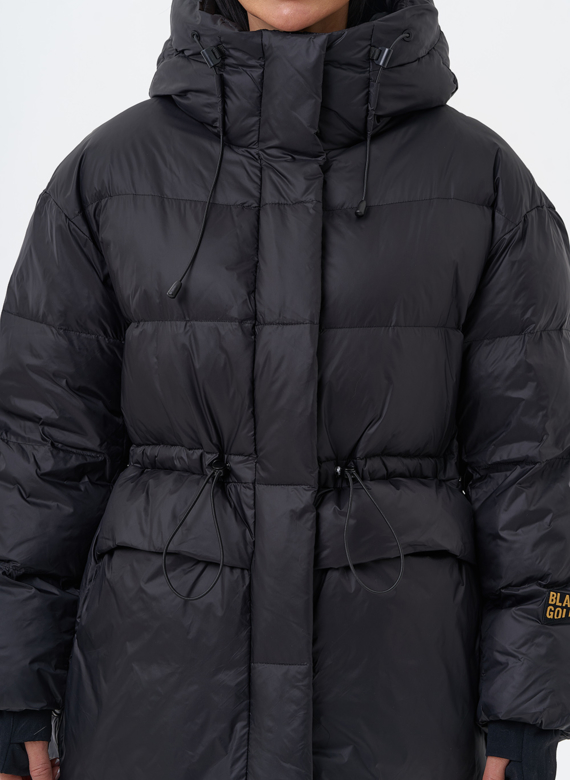 Женский пуховик черного цвета