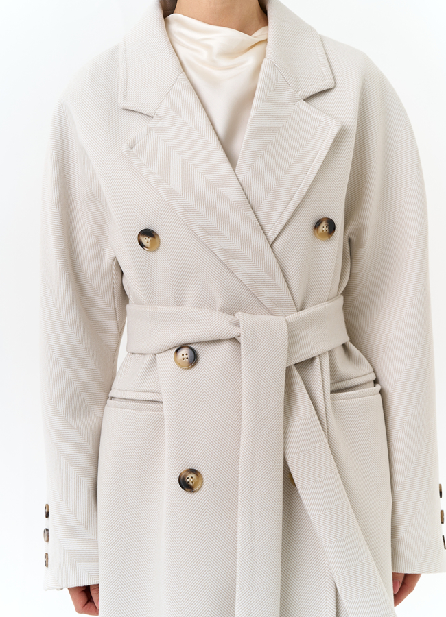 Светлое женское пальто с поясом модель № 32818 универмаг малина