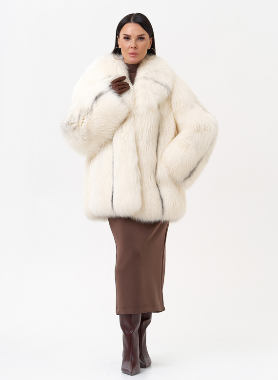 Белая куртка из лисы