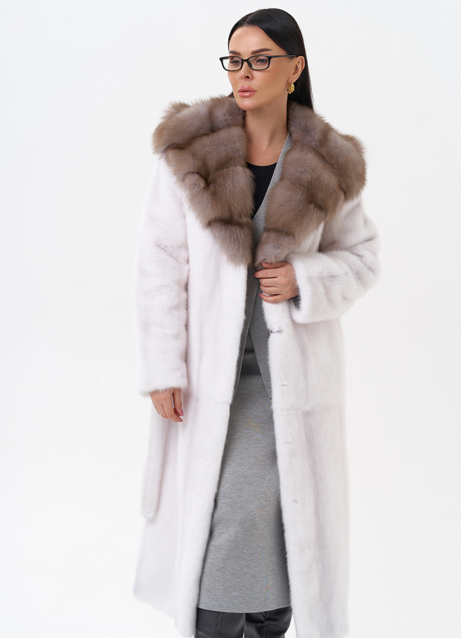 фото Белая шуба из норки с куницей модель № 29531