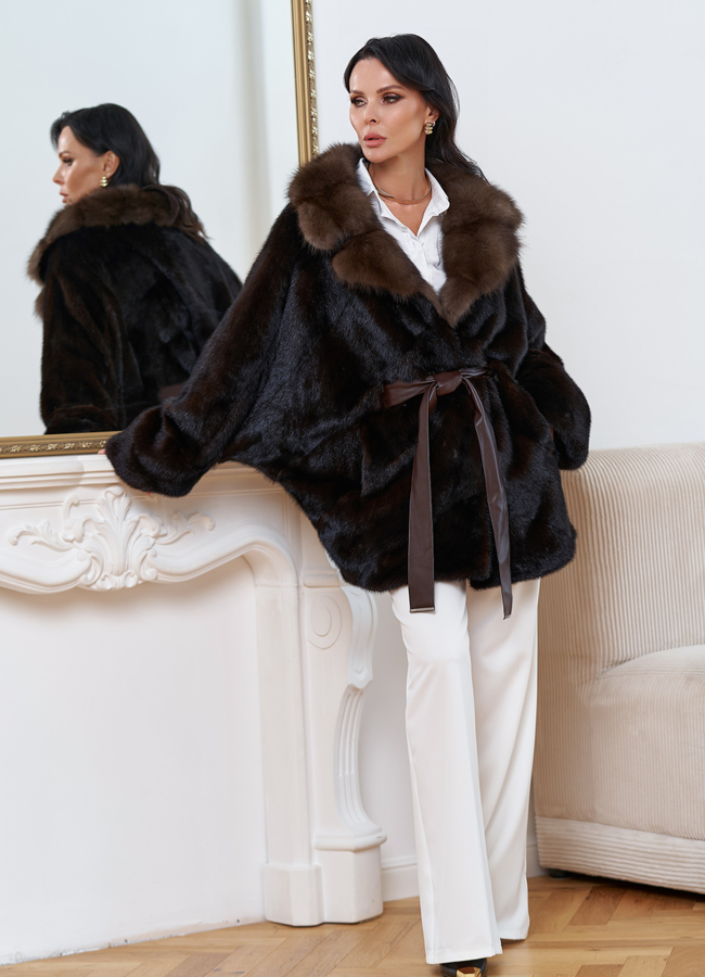 фото Женская шуба из меха норки с воротником из меха куницы модель № 30680