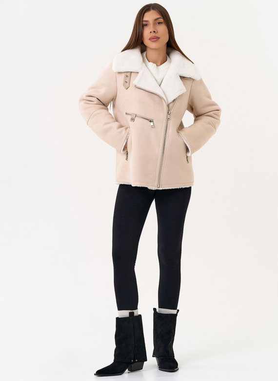 Светлая дубленка из эко замши