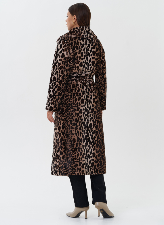 Пальто из эко меха с анималистичным принтом
