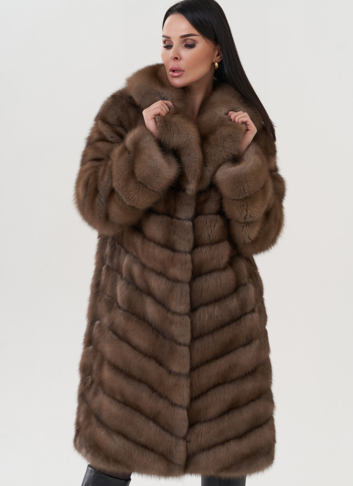 Шуба из куницы с английским воротником 