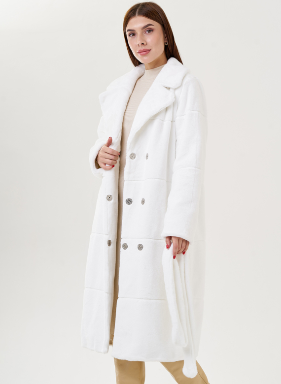 Белое пальто из эко меха