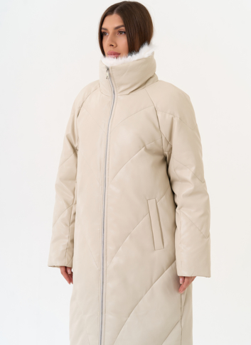 Женский пуховик из эко кожи с отделкой из эко меха