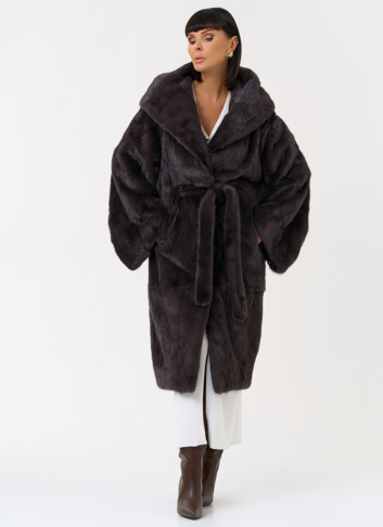 Женская шуба из меха норки с капюшоном 