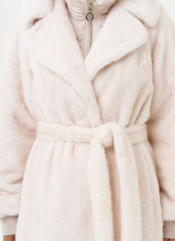 Женская шуба со съёмным капюшоном