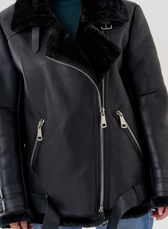 Женская дубленка пилот из эко кожи черно цвета 