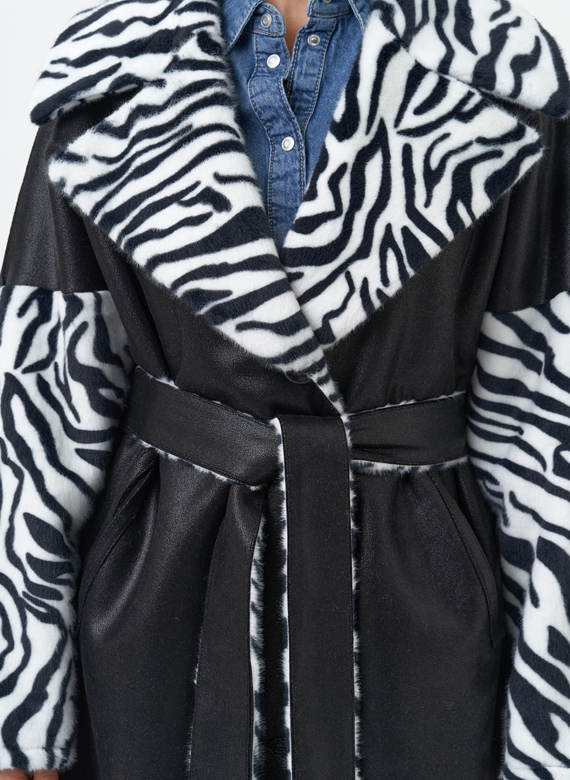 Двухстороннее пальто из эко замши с английским воротником