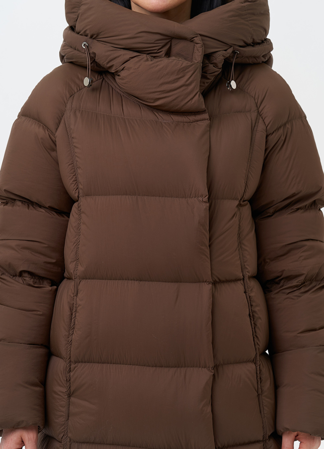 Женский пуховик с капюшоном  модель № 28977 универмаг малина