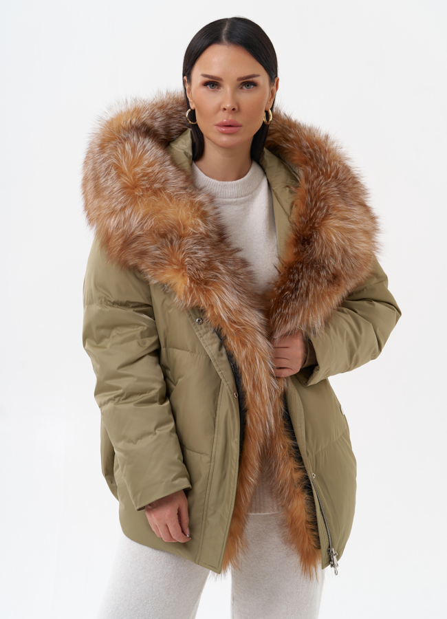 Пуховик с капюшоном из меха лисы модель № 29355 универмаг малина