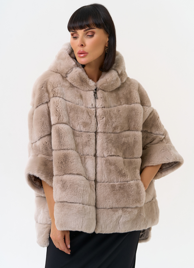 фото Короткая шуба из меха кролика с капюшоном модель № 25886