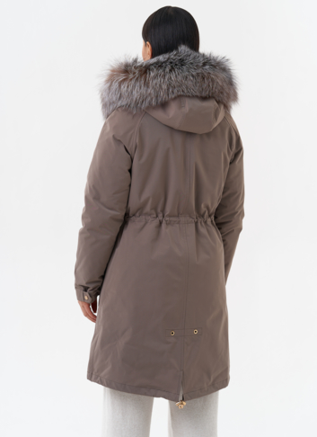 Парка женская с отделкой из меха чернобурки