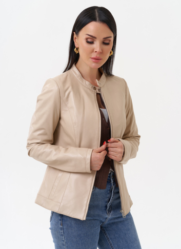 Светлая кожаная куртка