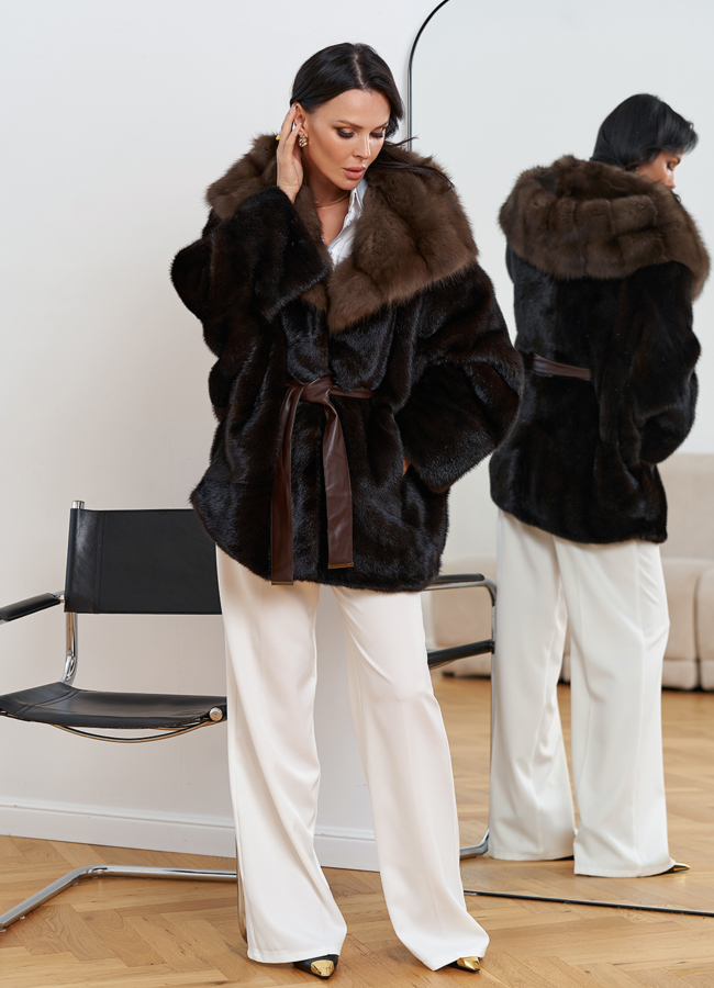 Женская шуба из меха норки с капюшоном из меха куницы модель № 30679 универмаг малина